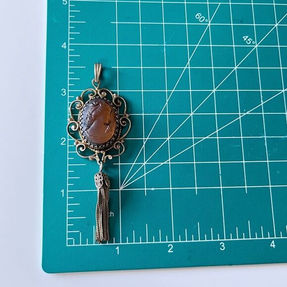 Vintage Whiting & Davis Glass Cameo Tassel Pendant - Picture 5 of 5
